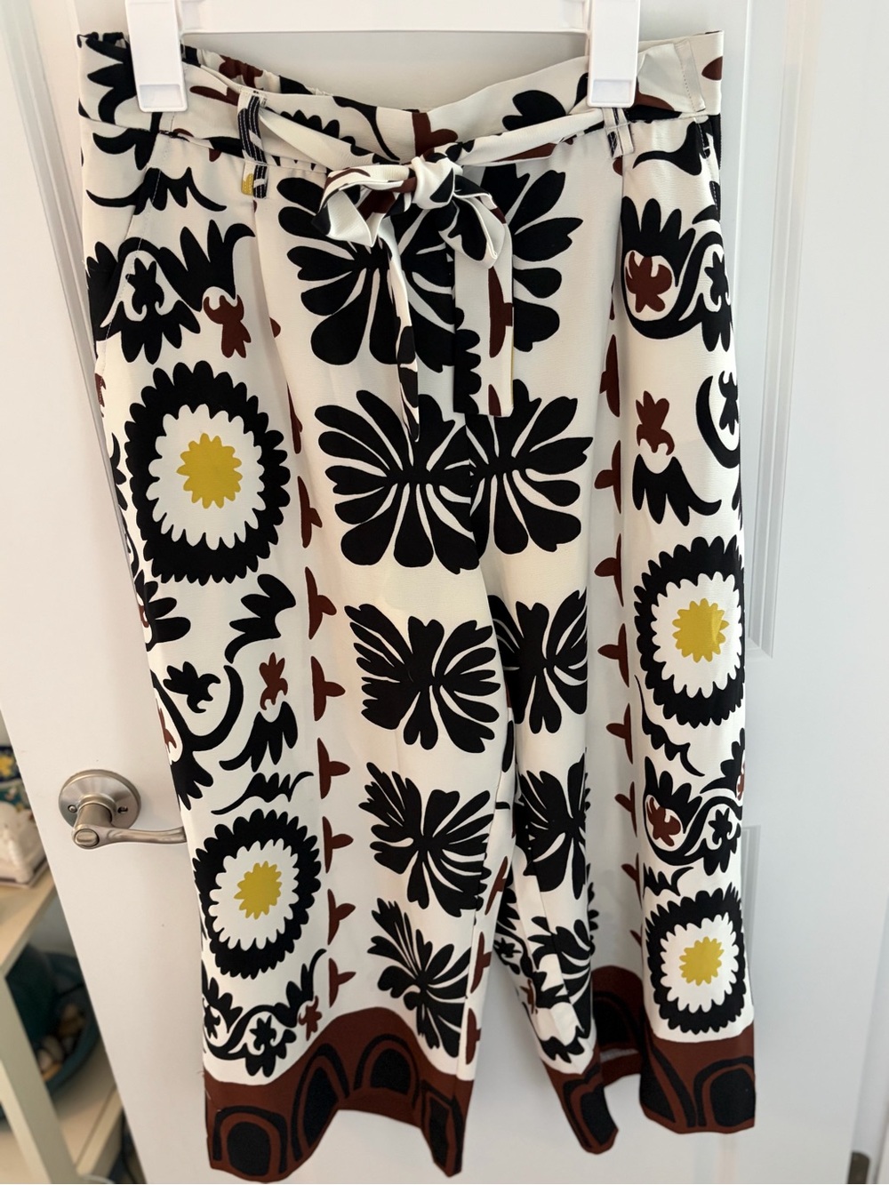 Women’s Wide-Leg Capris with Black Floral Print